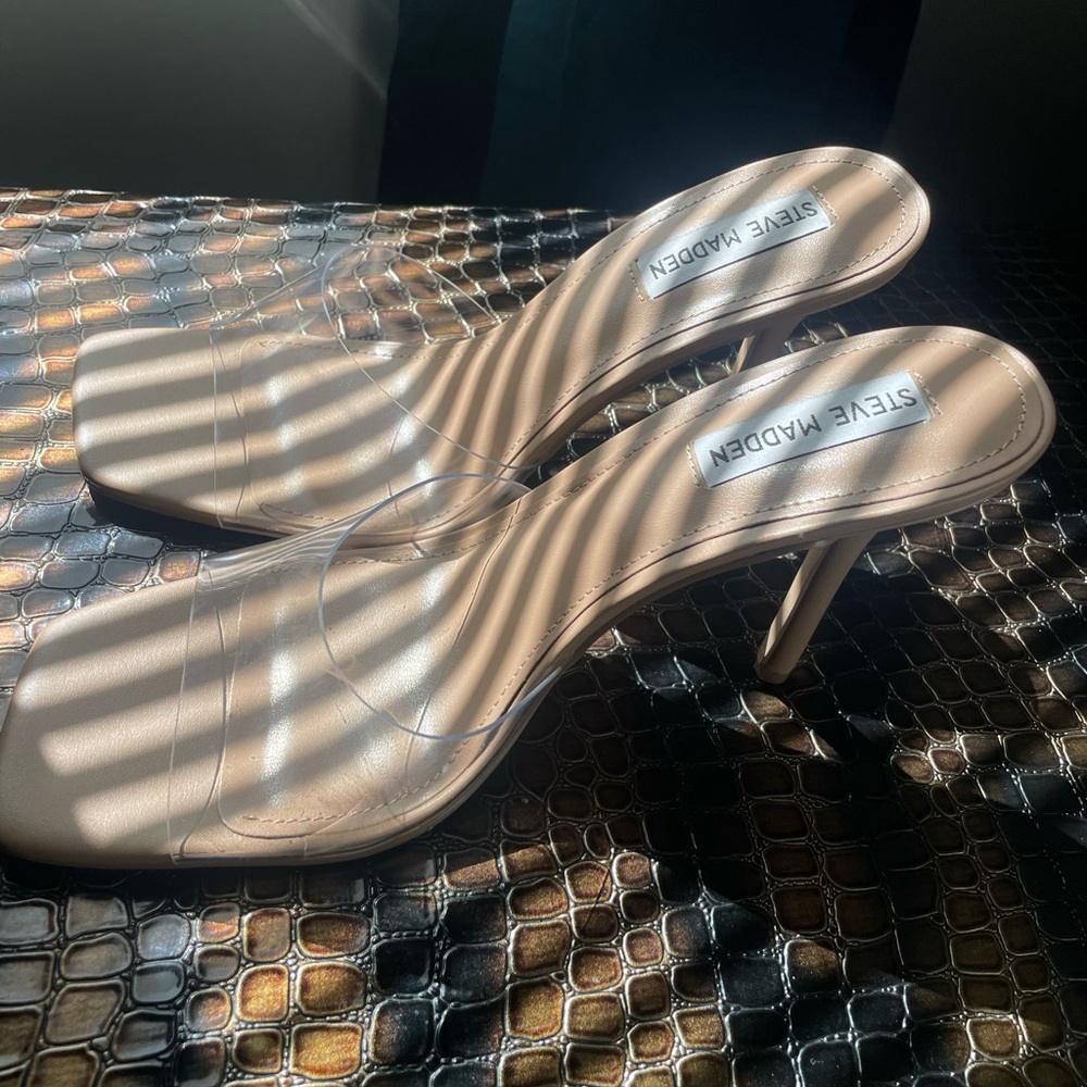 Steve Madden Signal Heels